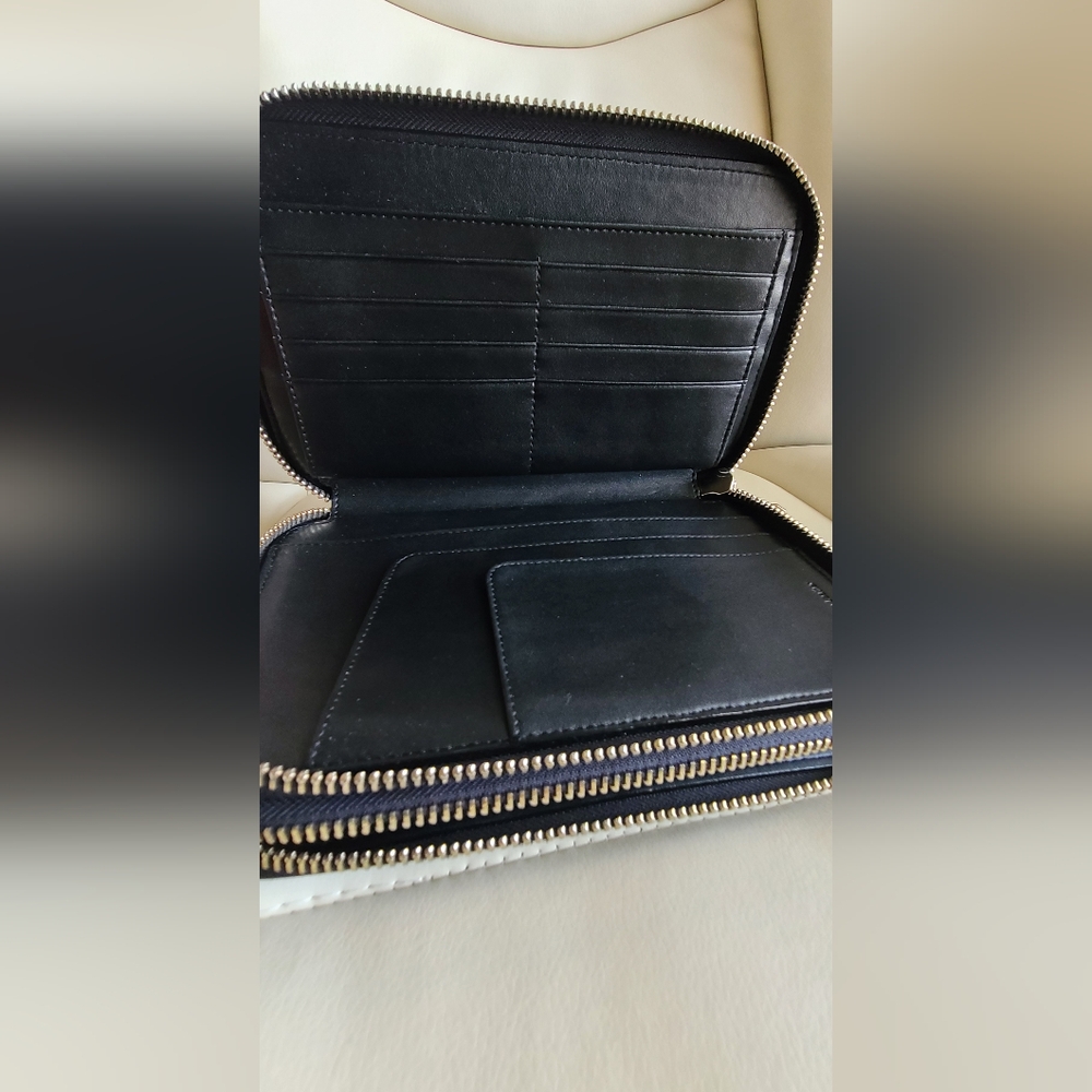Balmain Black Leather Pouch with Gold Details - Picture 3 of 13